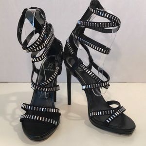 Scene Weaver Black Stilettos w/ Silver Accent 9.5